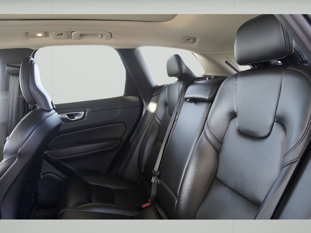 New 2025 Volvo XC60 B5 Core w/ Climate Package image 21