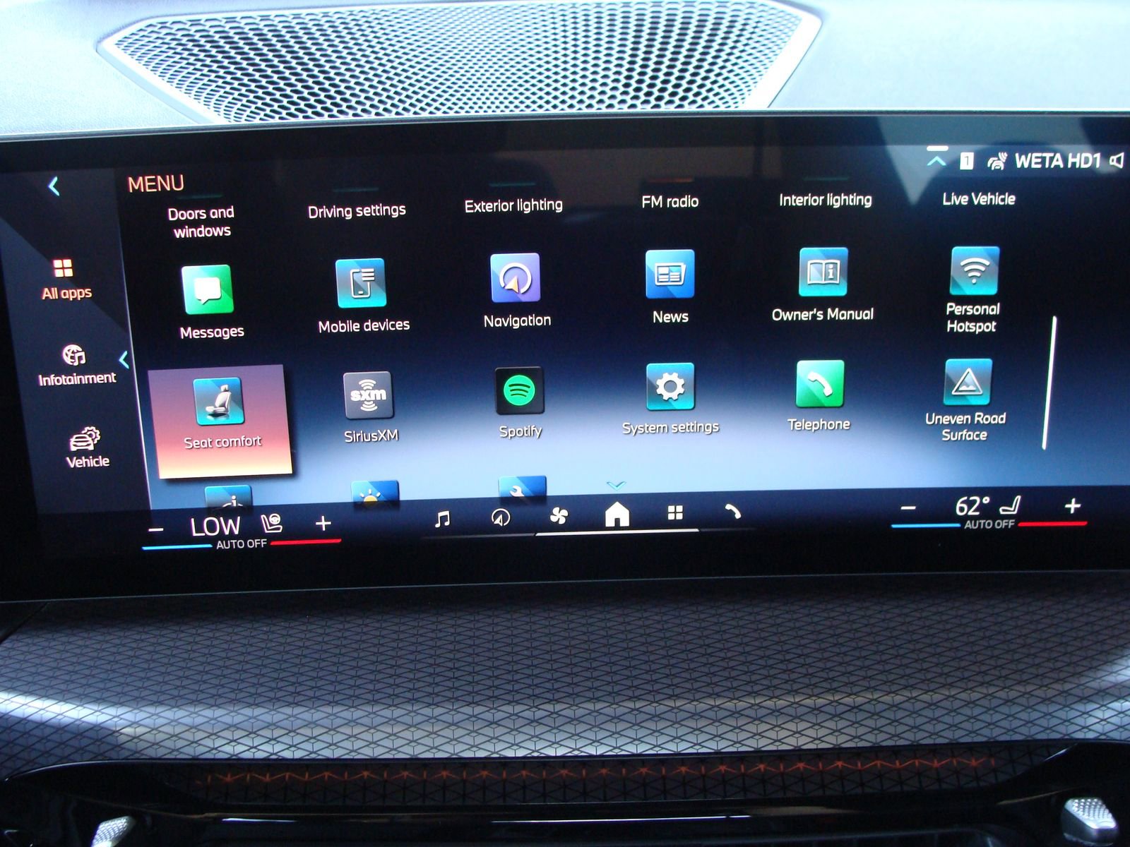 Used 2025 BMW 330i Sedan w/ M Sport Package image 13