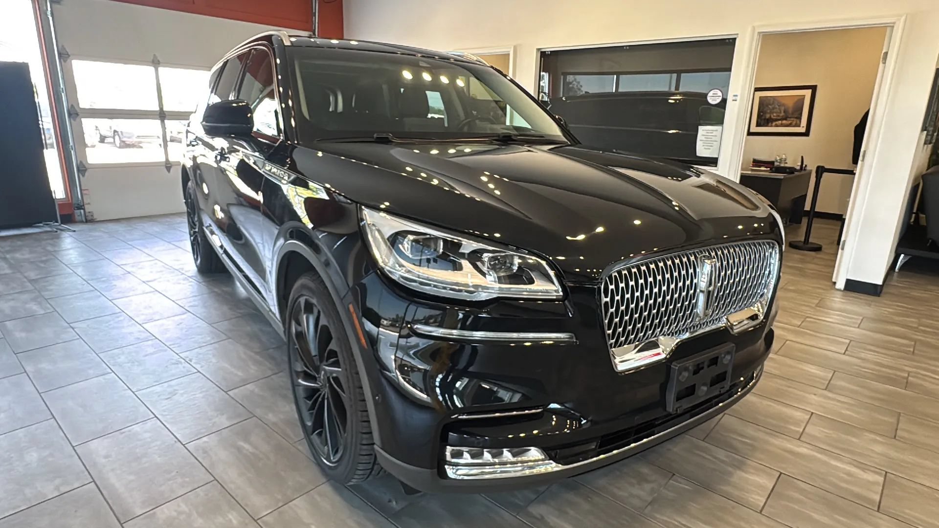 Used 2020 Lincoln Aviator Reserve w/ Equipment Group 202A AWD/4WD image 1