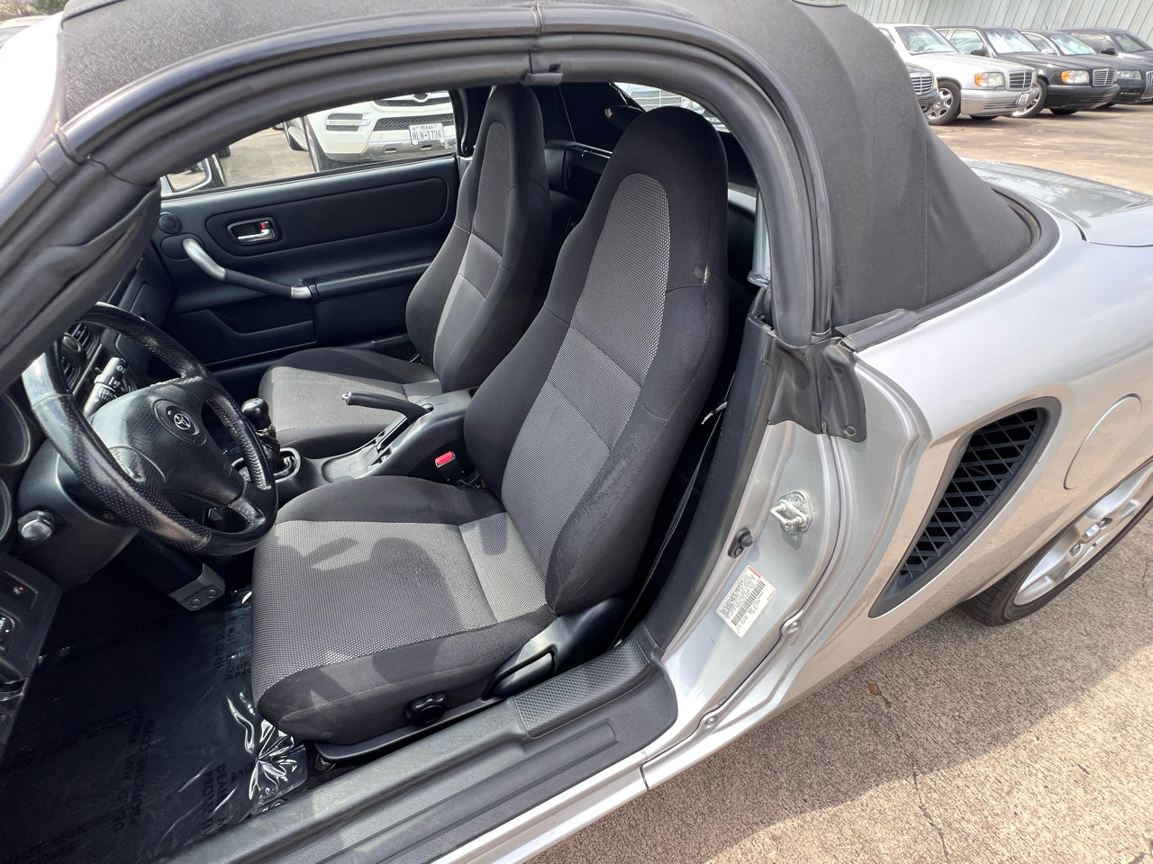 Used 2002 Toyota MR2 image 32