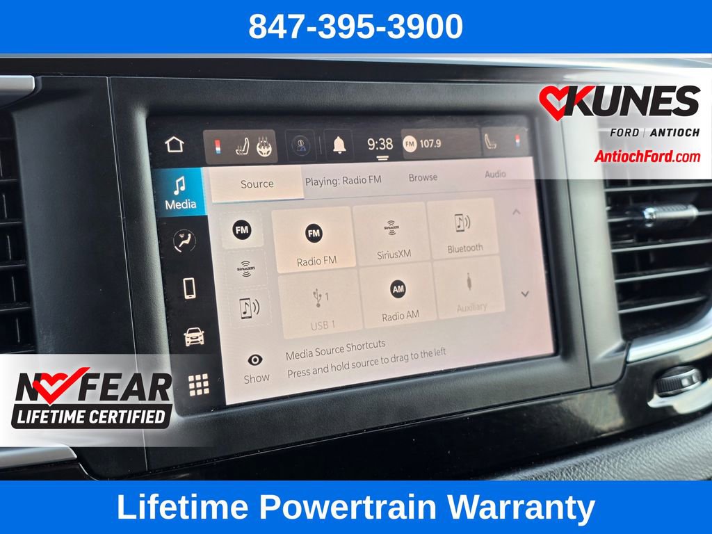 Used 2022 Chrysler Voyager LX image 39