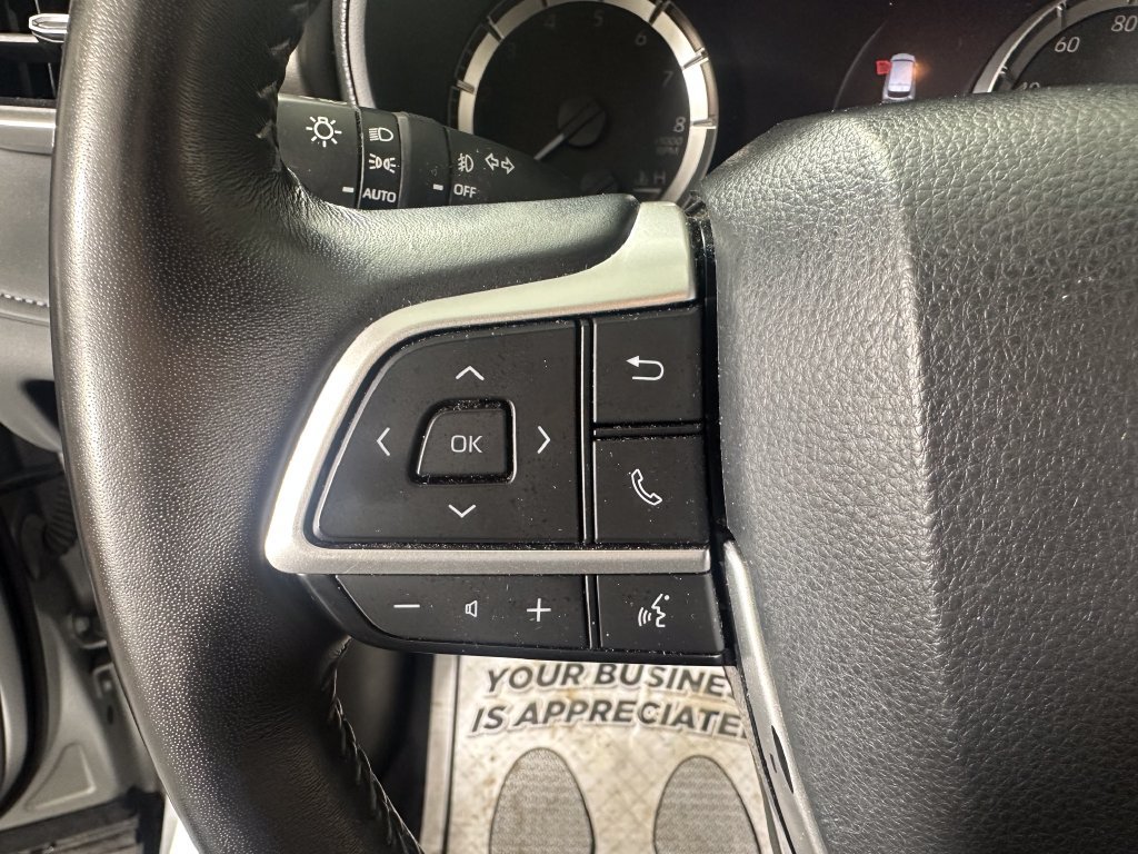 Used 2023 Toyota Highlander LE AWD/4WD image 22