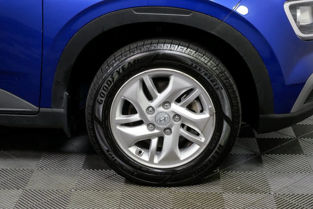 Used 2022 Hyundai Venue SE FWD image 33