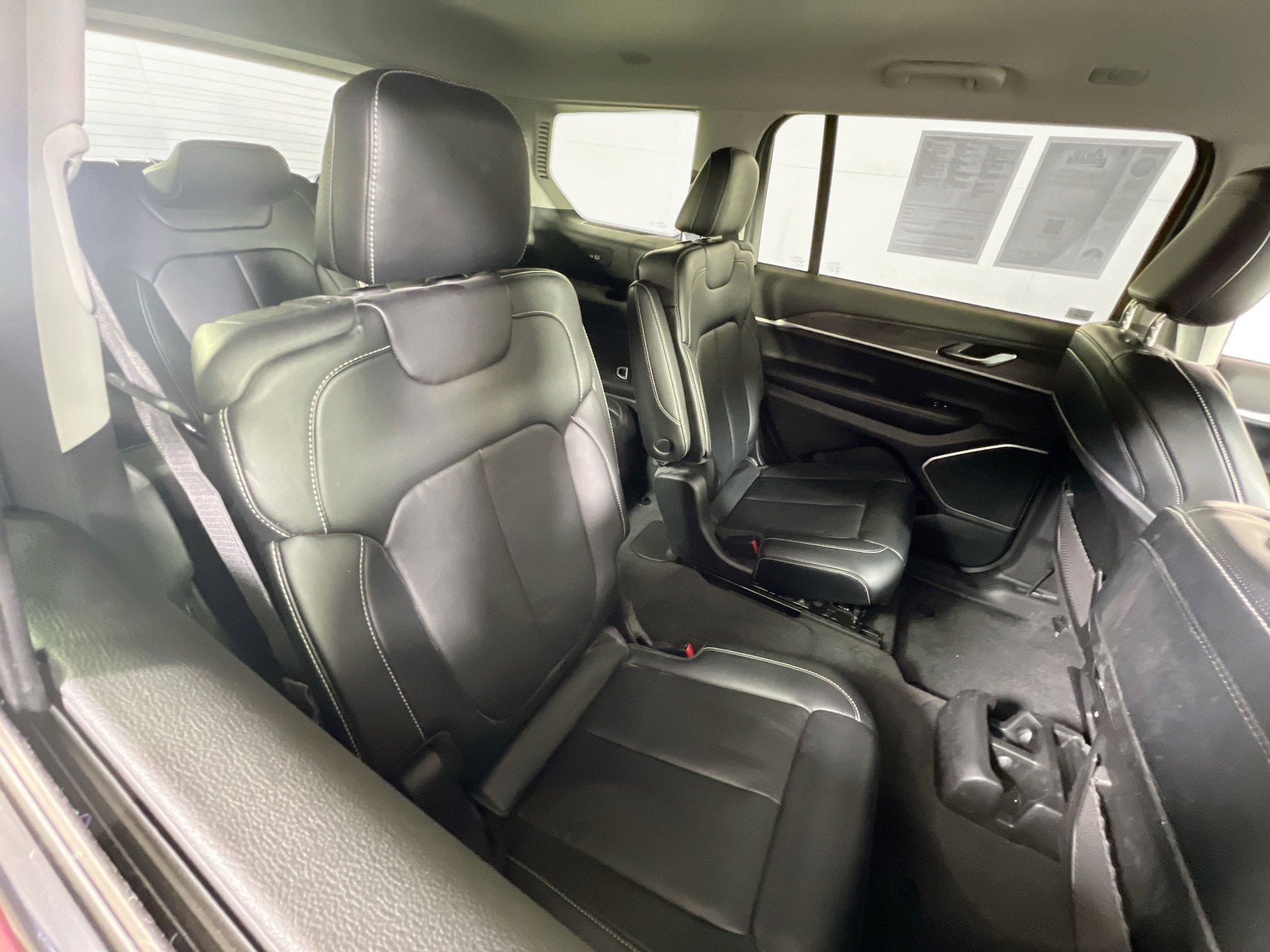 Used 2021 Jeep Grand Cherokee L Limited AWD/4WD image 27