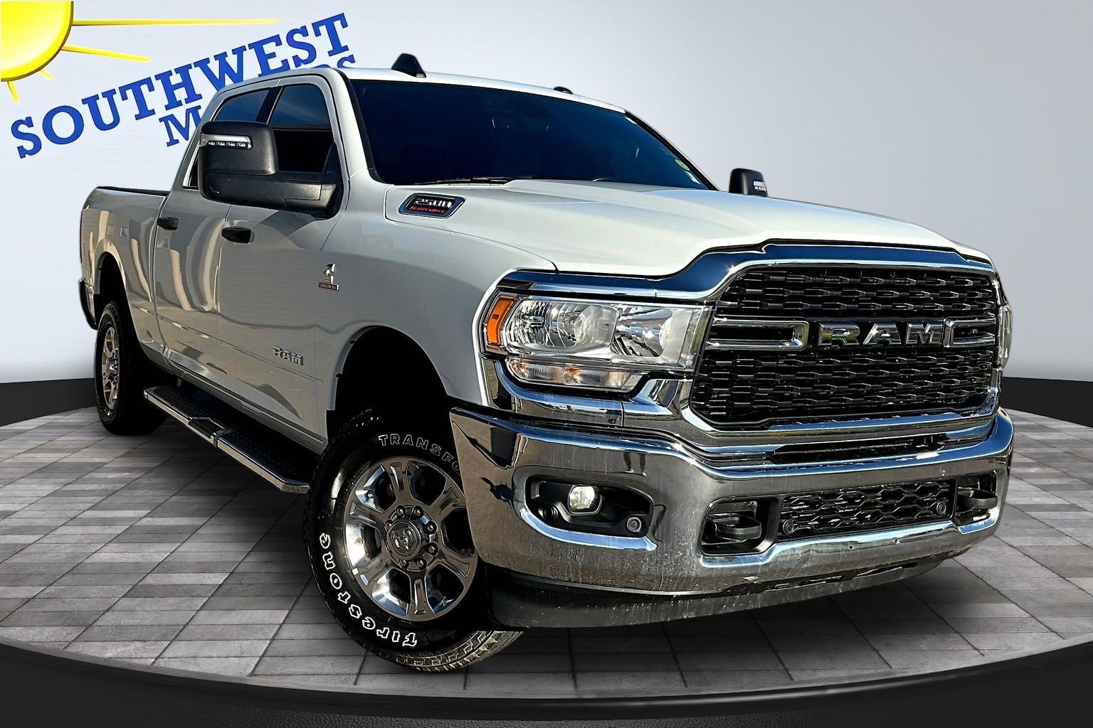 Used 2024 RAM 2500 Big Horn w/ Off Road Package AWD/4WD image 3
