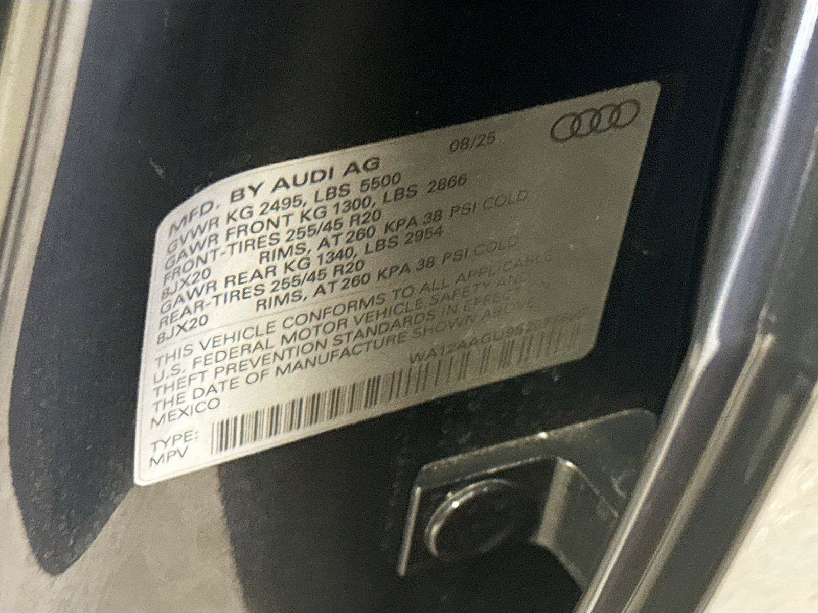 Certified 2025 Audi Q5 Premium AWD/4WD image 33