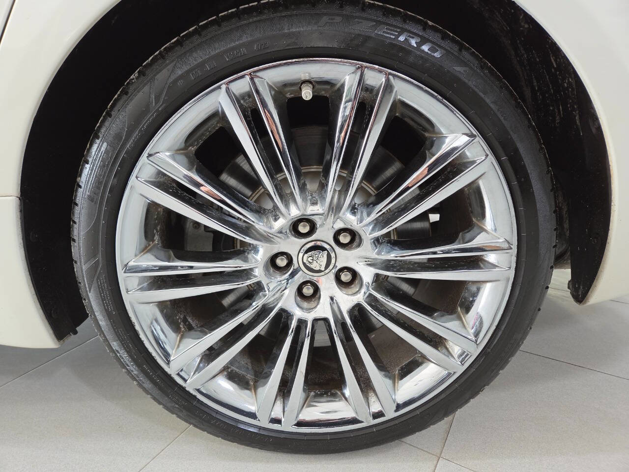 Used 2011 Jaguar XJ L Supercharged RWD image 11