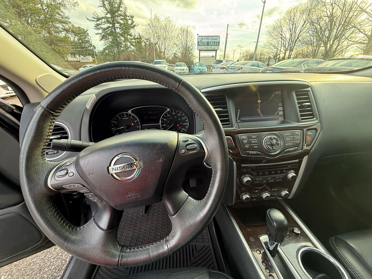 Used 2015 Nissan Pathfinder Platinum w/ Family Entertainment Package AWD/4WD image 18