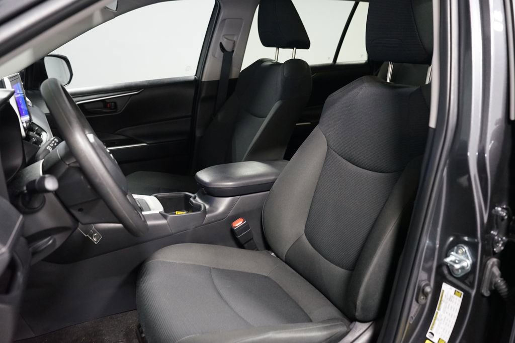 Used 2025 Toyota RAV4 LE image 6