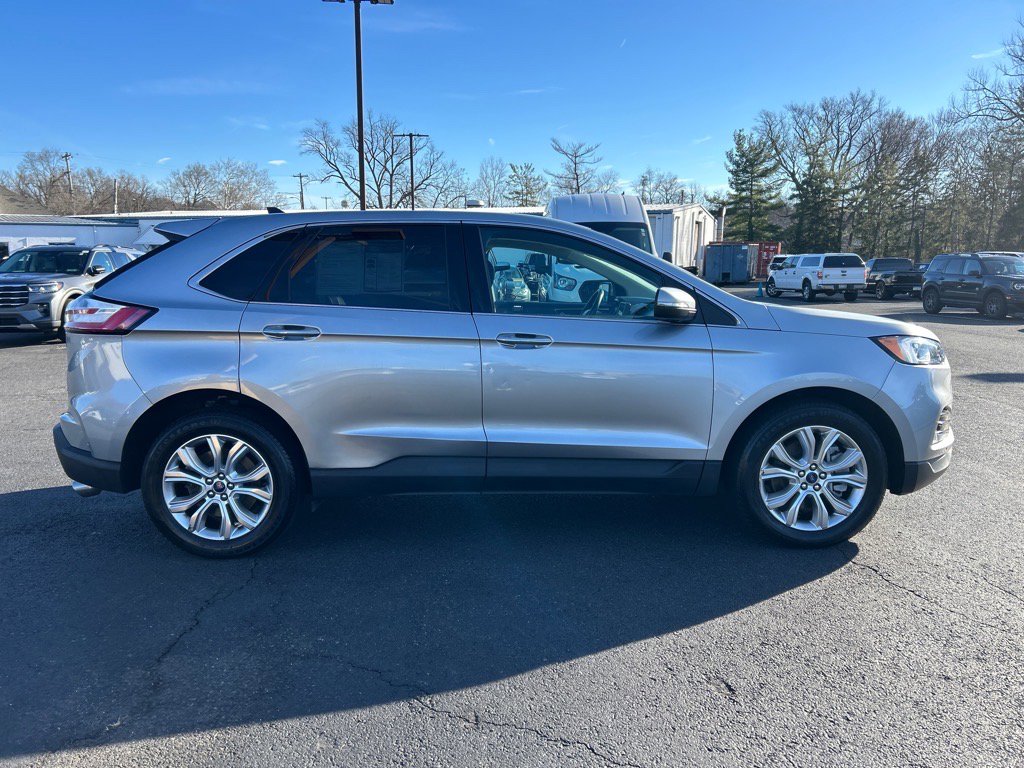 Used 2022 Ford Edge Titanium image 16