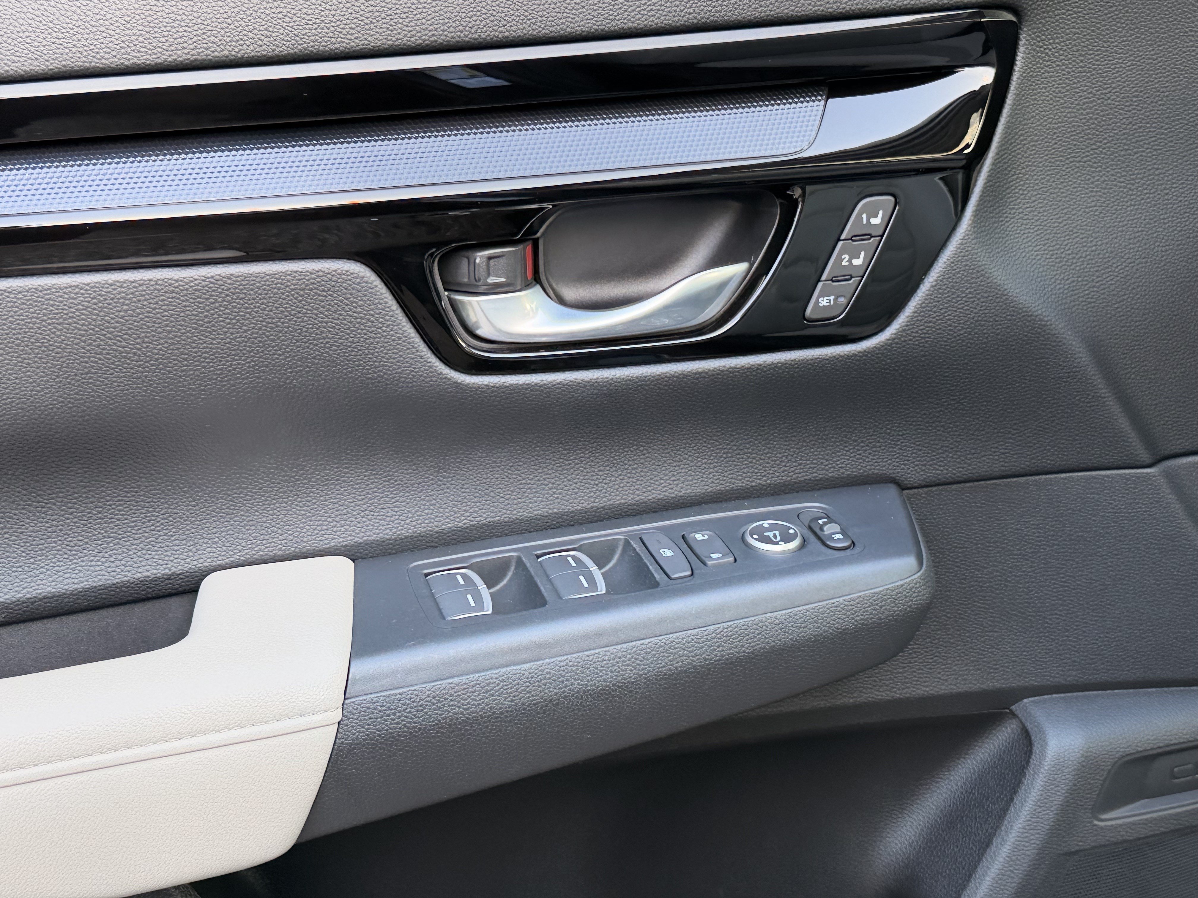 Used 2024 Honda CR-V EX-L image 11