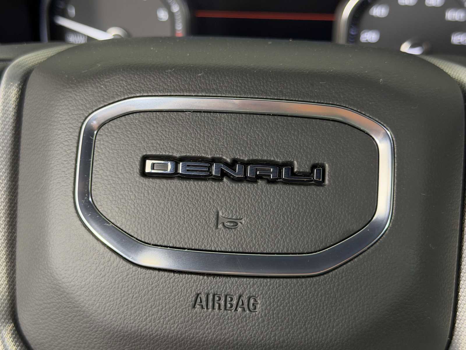 Certified 2021 GMC Yukon Denali w/ Denali Premium Package image 28