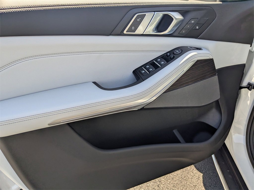 New 2026 BMW X5 sDrive40i image 14