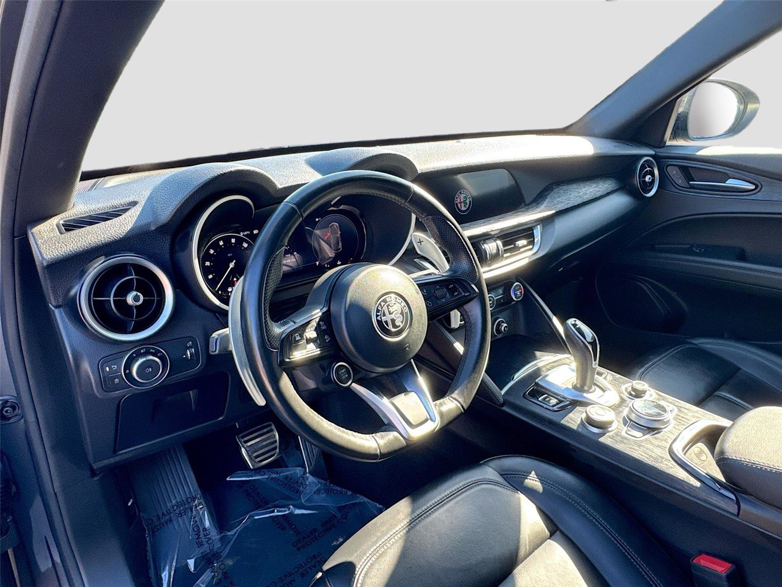 Used 2024 Alfa Romeo Stelvio Sprint image 9