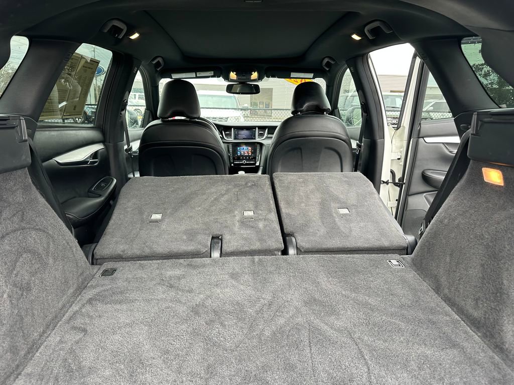 Used 2021 INFINITI QX50 Luxe w/ Appearance Package image 53