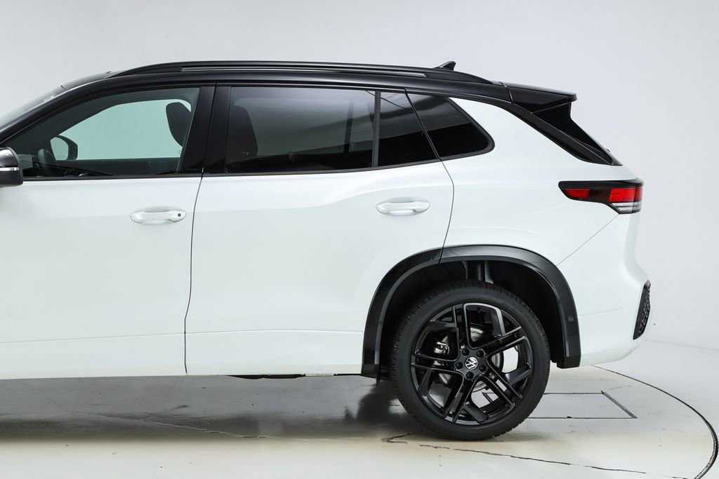 New 2026 Volkswagen Tiguan SE R-Line image 4