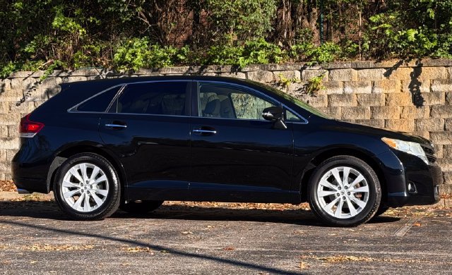 Used 2015 Toyota Venza XLE w/ XLE Premium Package FWD image 3