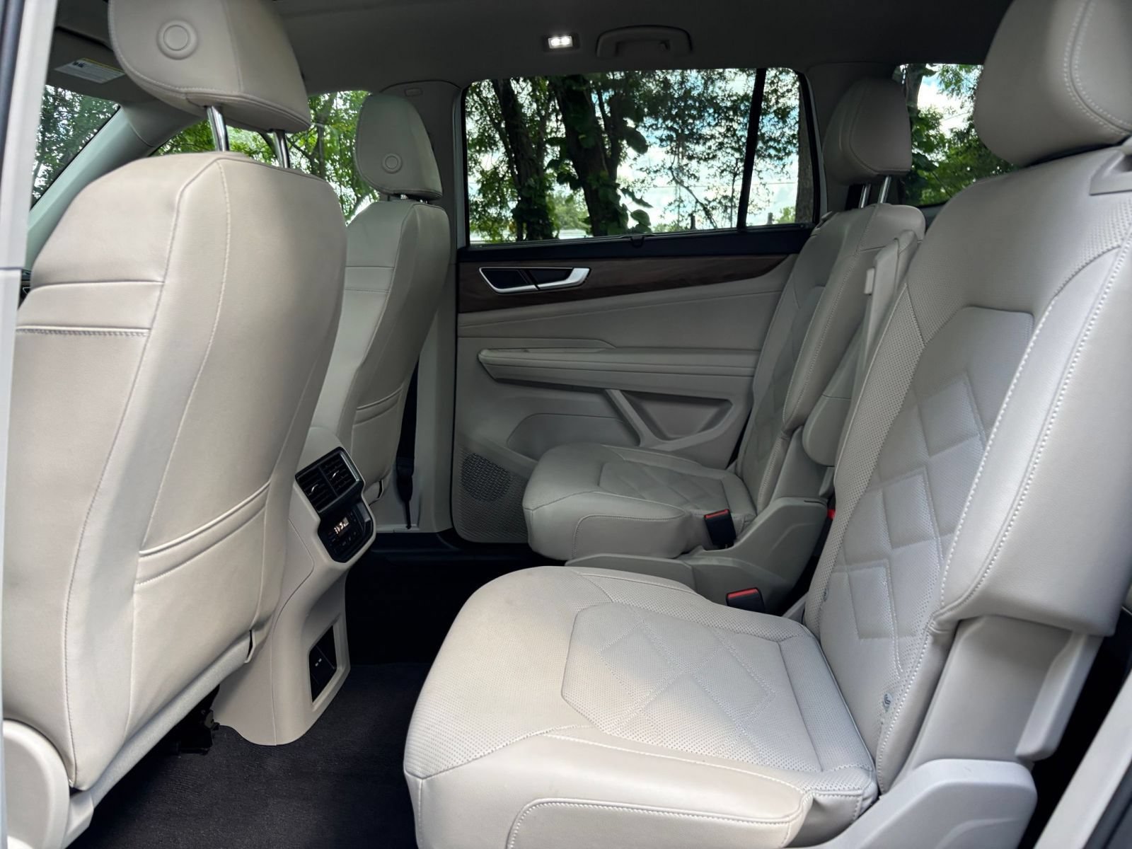 Used 2026 Volkswagen Atlas SE FWD image 27