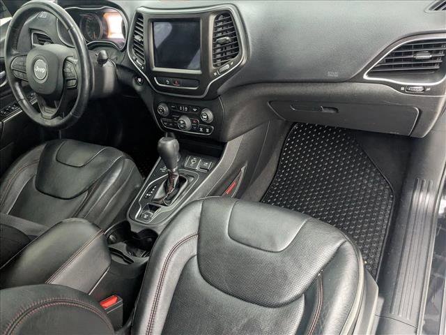 Used 2020 Jeep Cherokee Trailhawk image 23