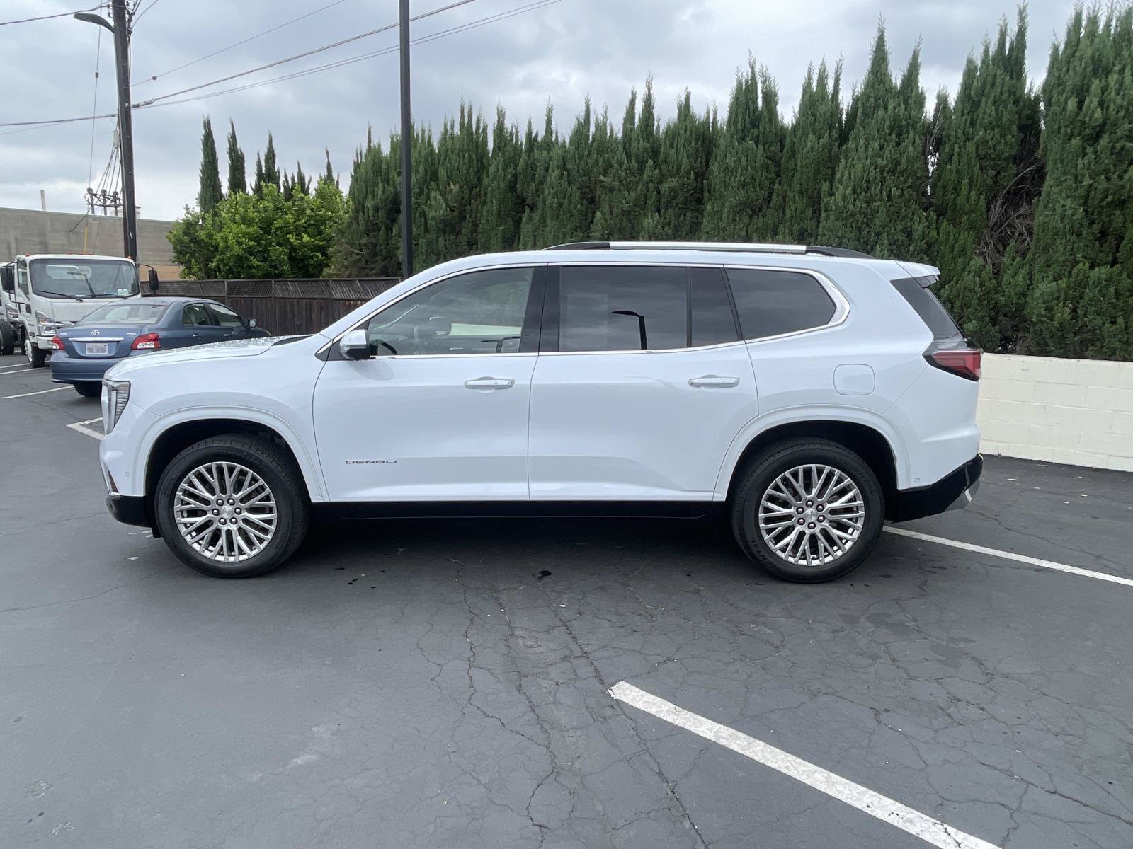 Used 2026 GMC Acadia Denali w/ Super Cruise Package FWD image 8