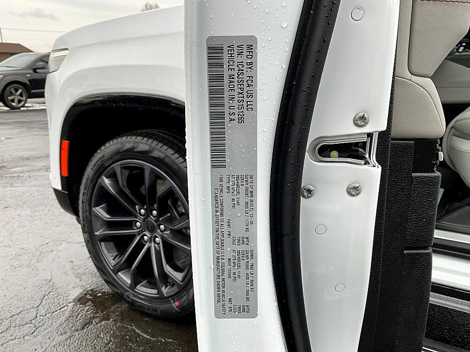 New 2026 Jeep Grand Wagoneer L Summit image 42