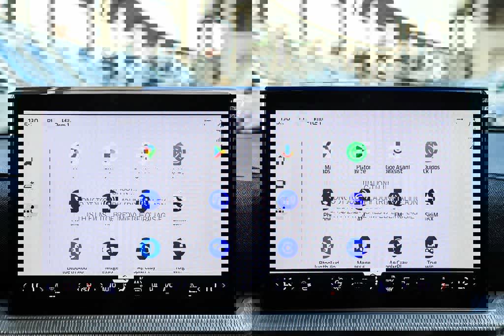 New 2026 Ford Explorer ST w/ Sun And Sound Package image 14