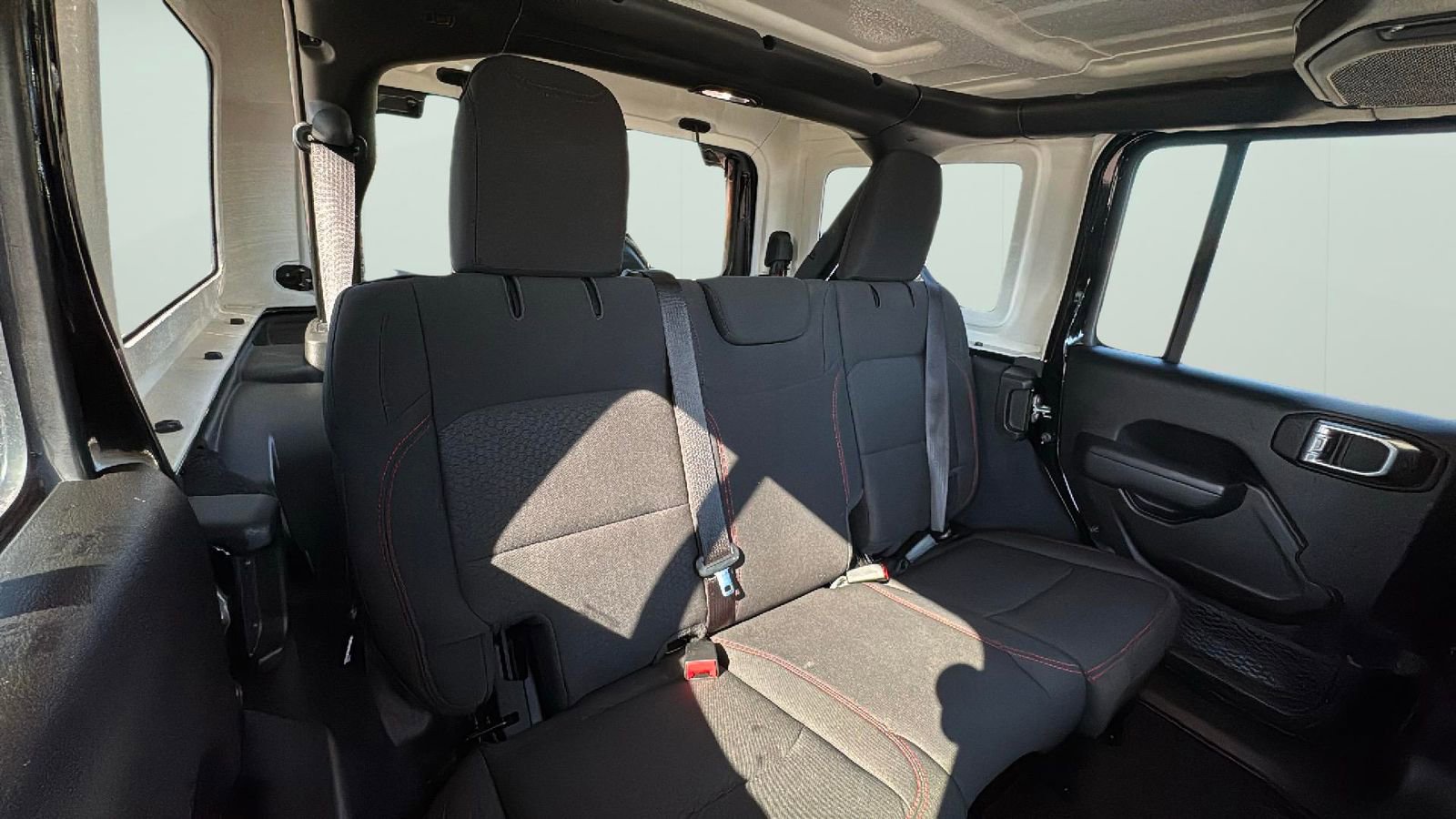 Used 2022 Jeep Wrangler Unlimited Rubicon w/ LED Lighting Group image 21