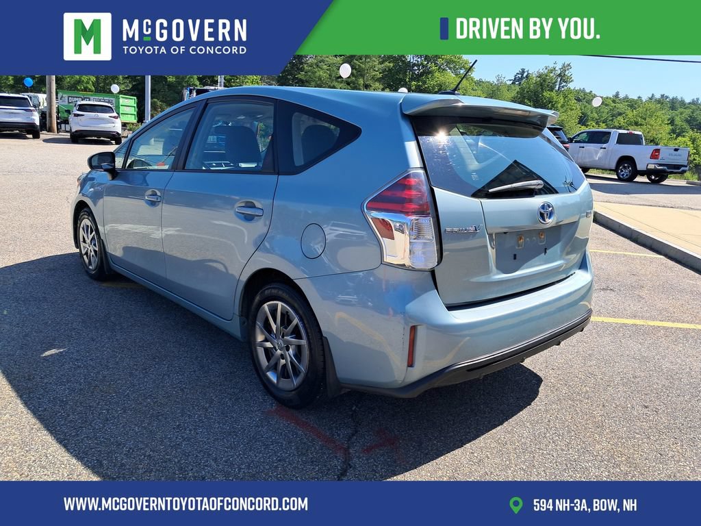 Used 2017 Toyota Prius V Three FWD image 3