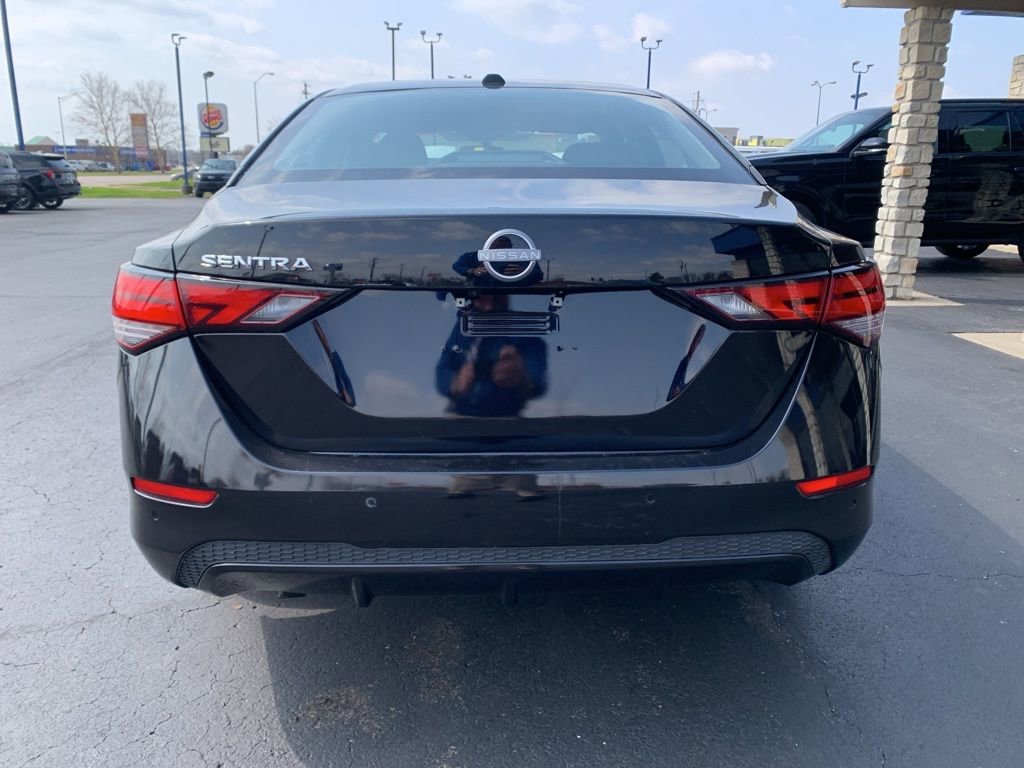 Used 2025 Nissan Sentra SV FWD image 4