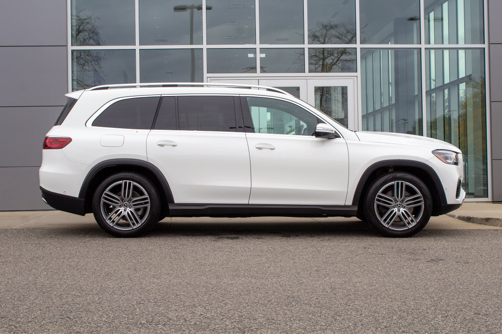 Used 2026 Mercedes-Benz GLS 450 4MATIC image 4
