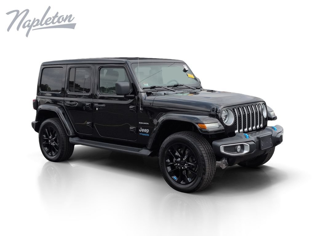 Used 2022 Jeep Wrangler Unlimited Sahara w/ Cold Weather Group AWD/4WD image 8