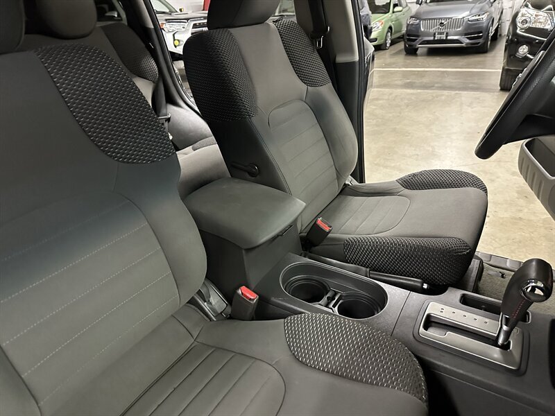 Used 2012 Nissan Xterra PRO-4X AWD/4WD image 28