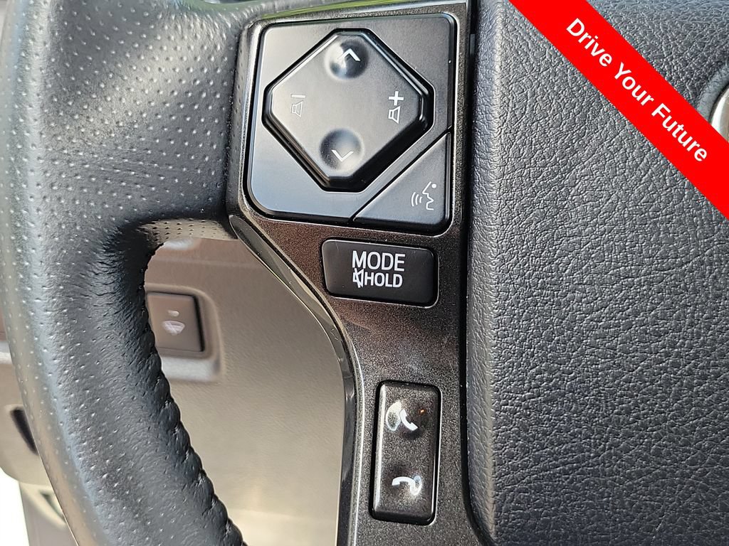 Used 2022 Toyota 4Runner TRD Off-Road AWD/4WD image 5