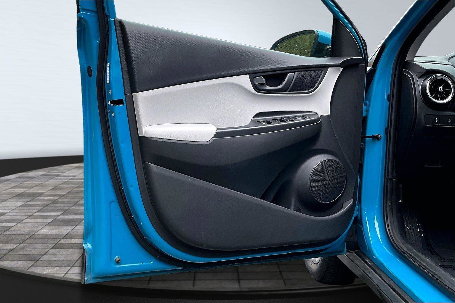 Used 2022 Hyundai Kona SEL image 23