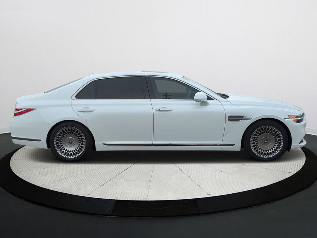 Used 2022 Genesis G90 5.0 Ultimate image 3