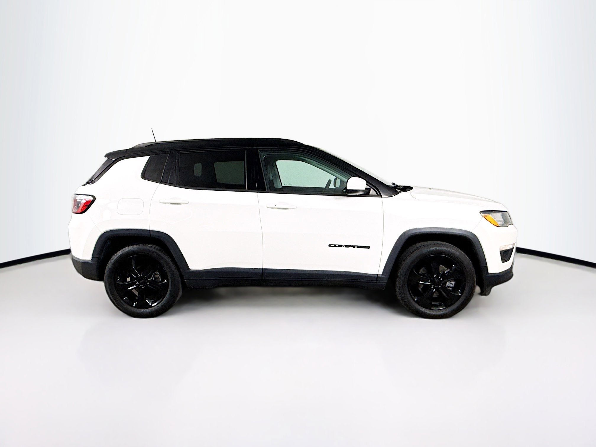 Used 2021 Jeep Compass Latitude image 2