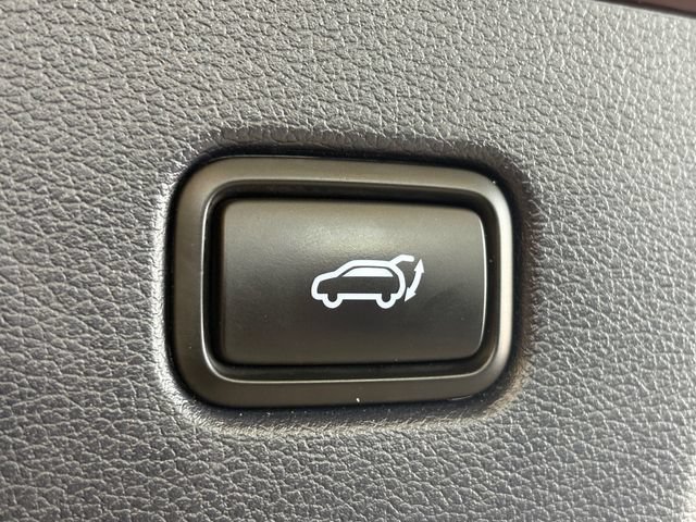 Used 2022 Hyundai Palisade Limited AWD/4WD image 16