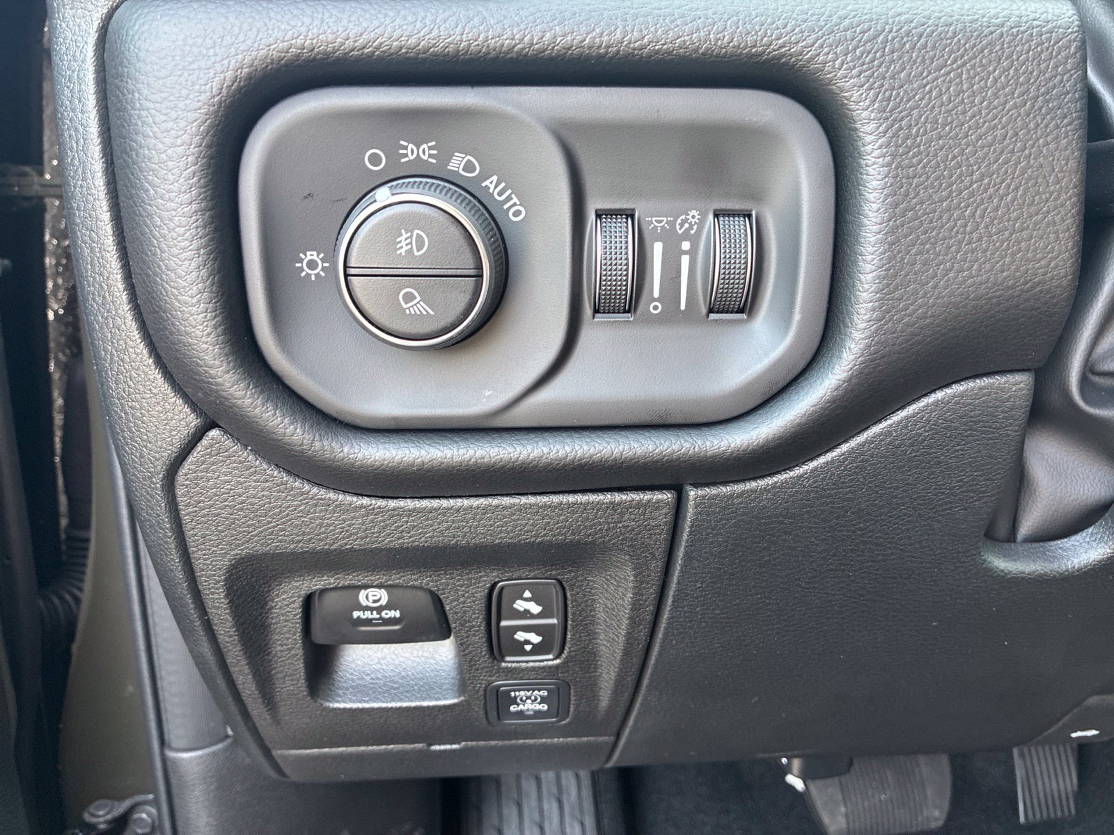 New 2027 RAM 1500 Laramie AWD/4WD image 24