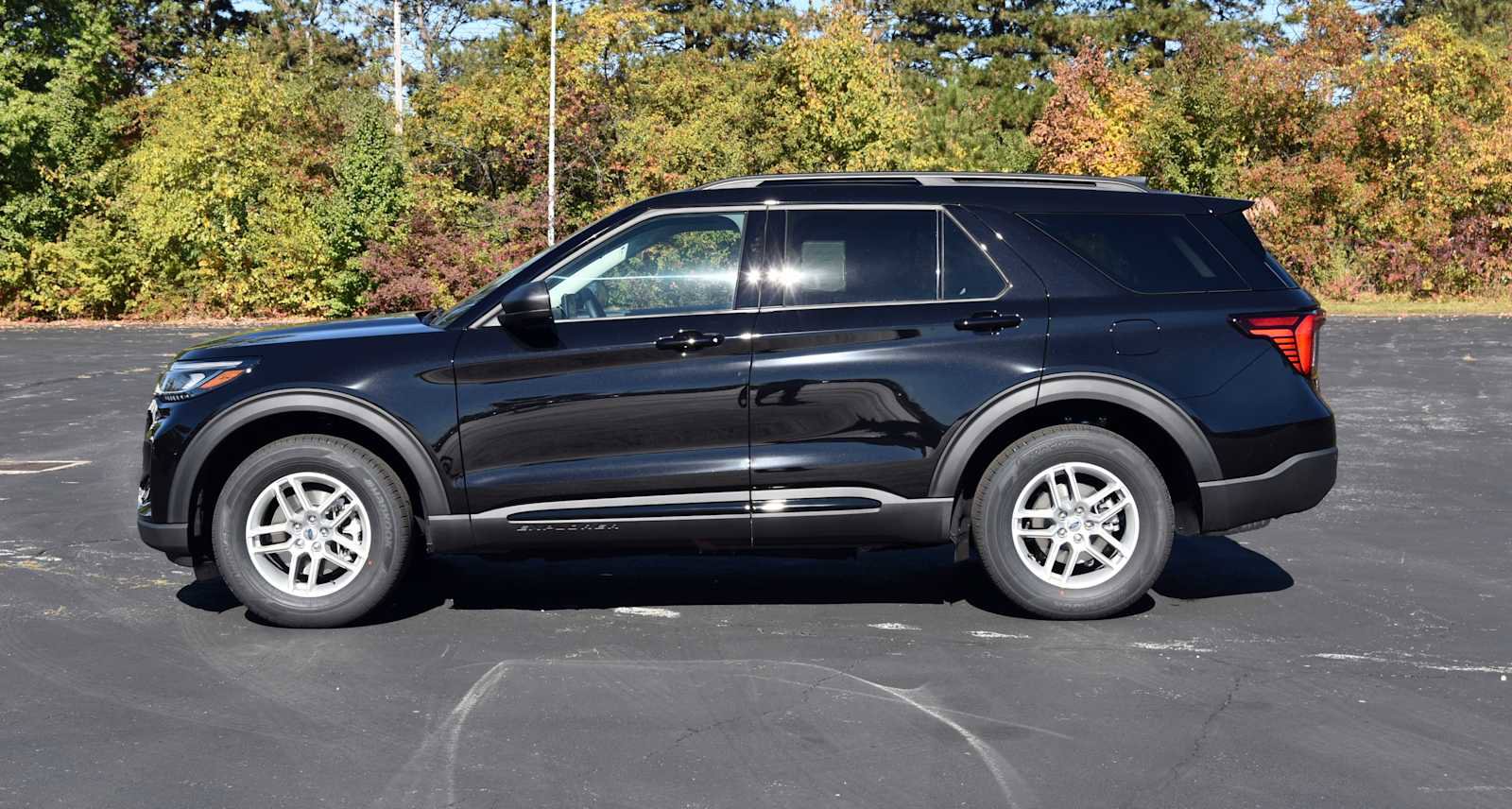 New 2026 Ford Explorer Active image 6