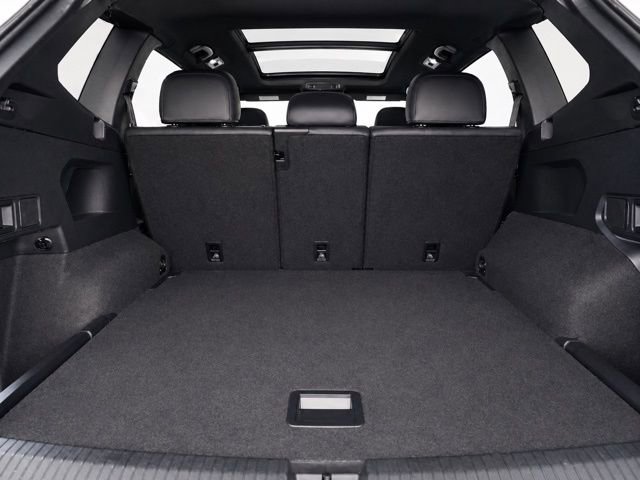 Used 2023 Volkswagen Tiguan SE R-Line AWD/4WD image 11