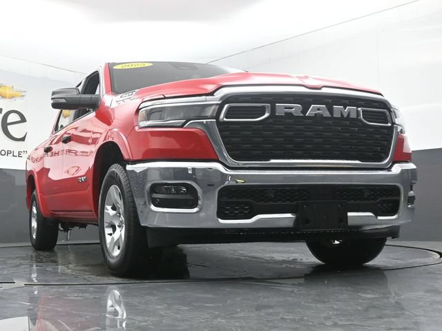 Used 2025 RAM 1500 Big Horn AWD/4WD image 3
