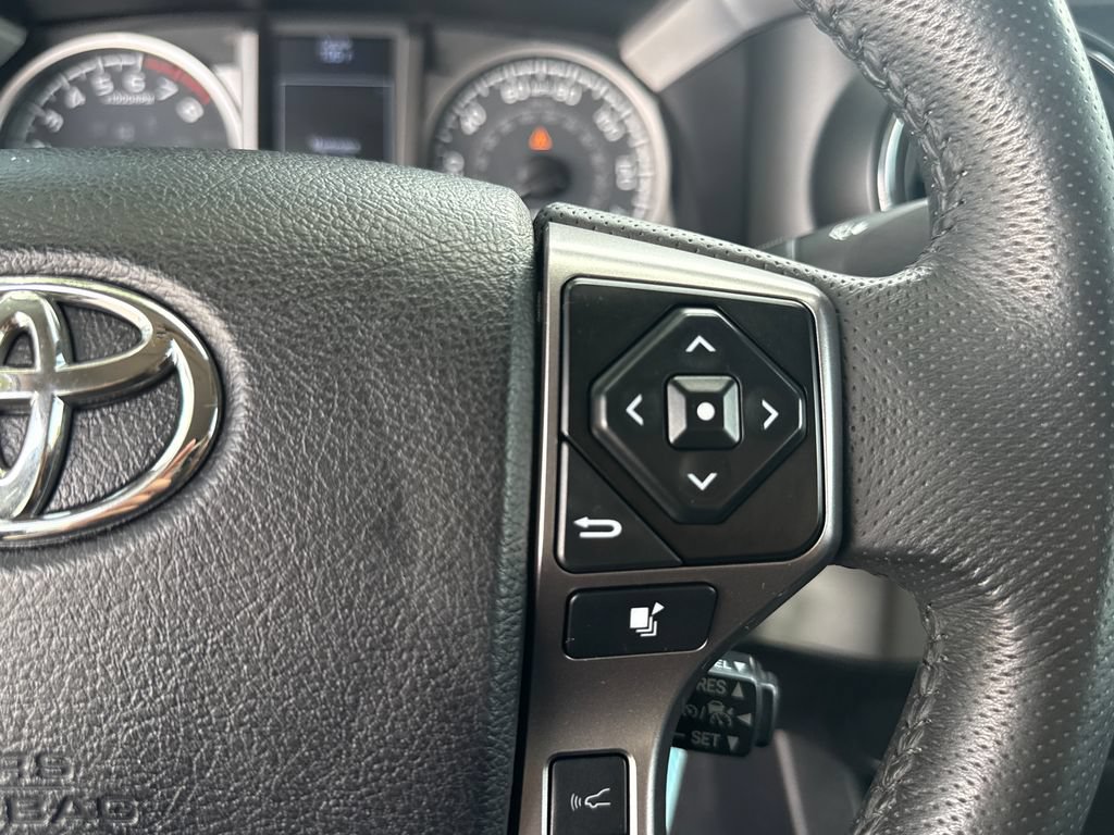 Used 2022 Toyota Tacoma SR5 w/ Technology Package RWD image 16