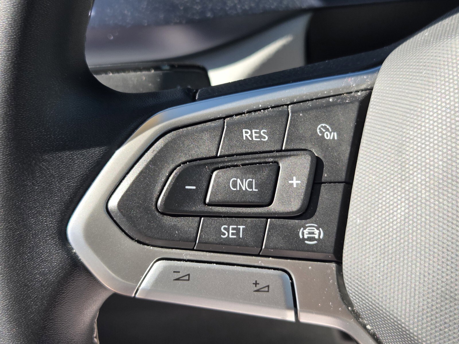 Used 2022 Volkswagen Taos SE image 8