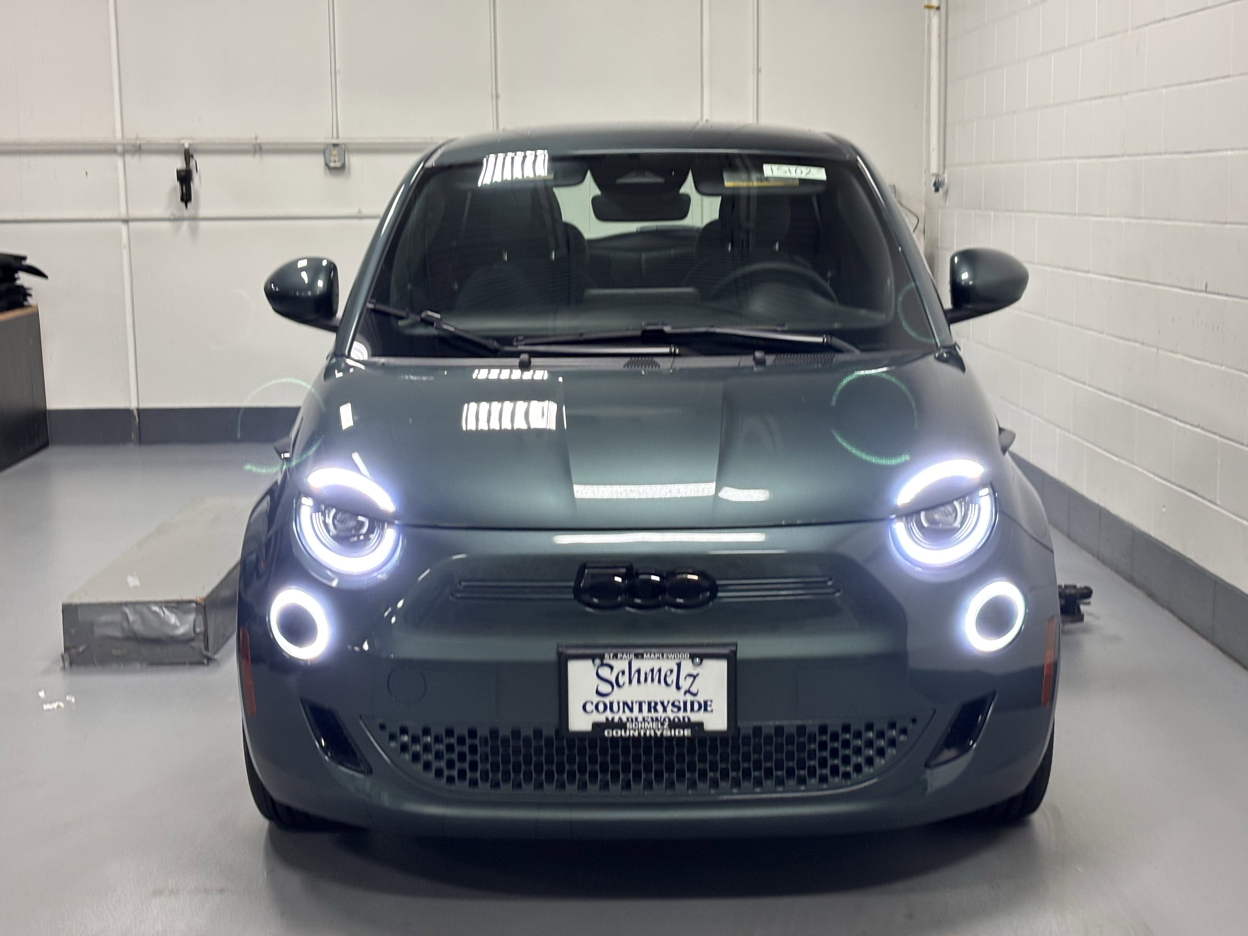 New 2025 FIAT 500 e image 2