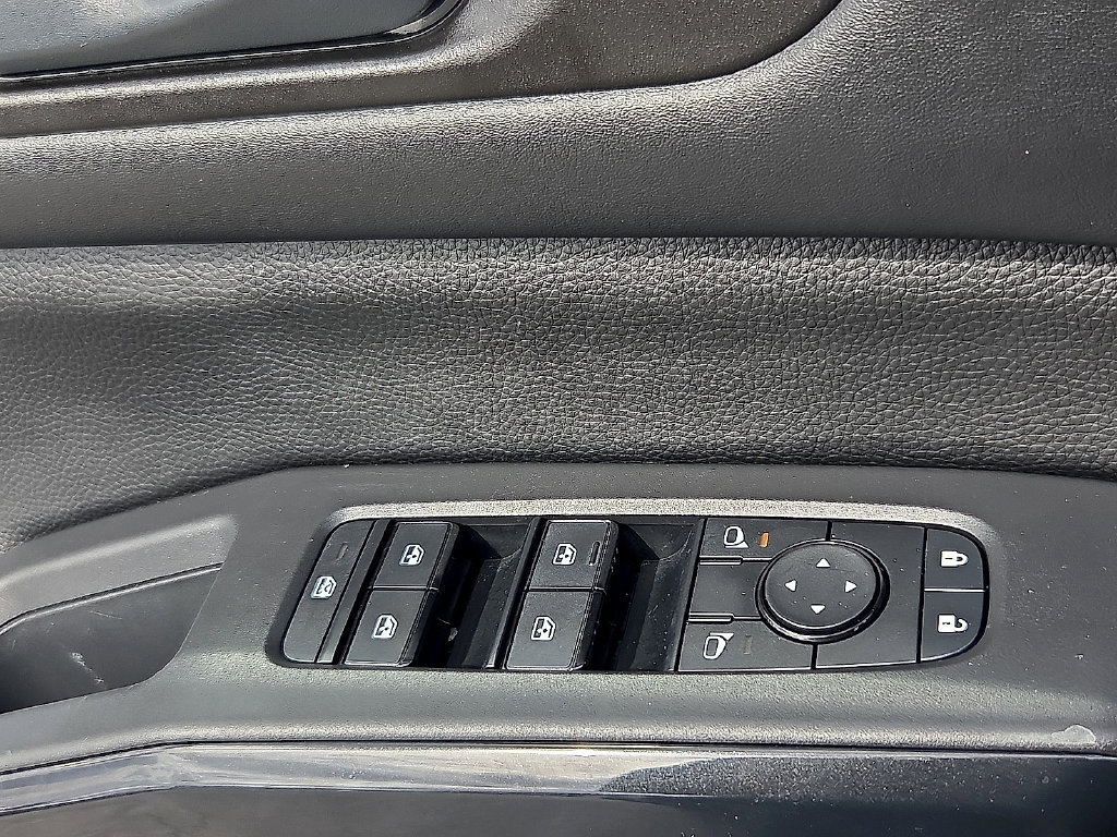 Used 2026 Nissan Pathfinder SV FWD image 17