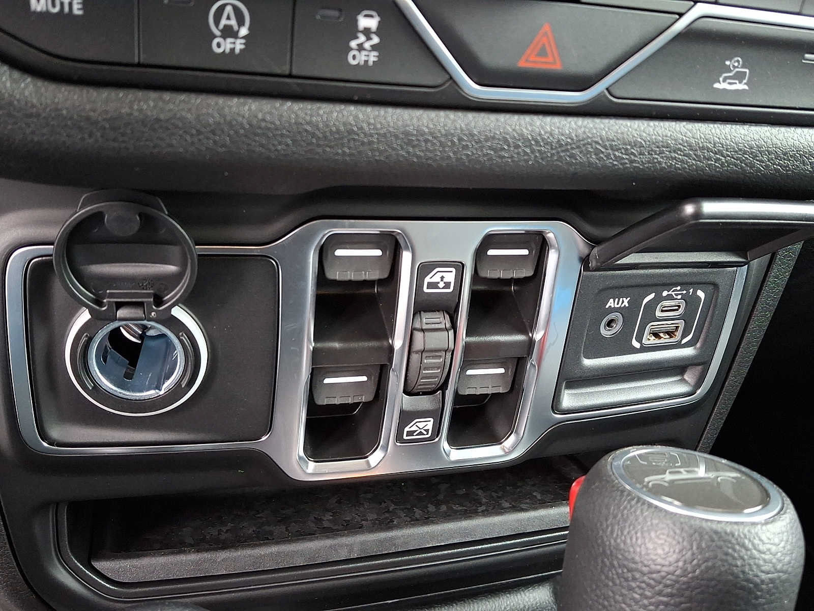 New 2026 Jeep Gladiator Sport AWD/4WD image 15
