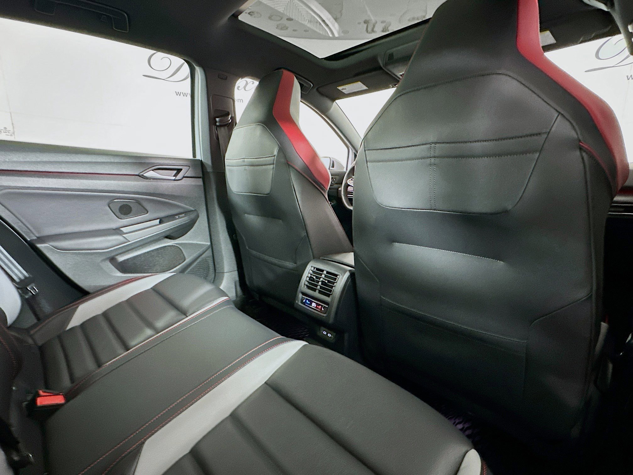Used 2024 Volkswagen GTI Autobahn FWD image 28