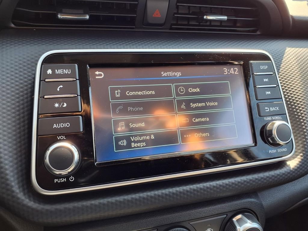 Used 2025 Nissan Kicks Play S FWD image 7