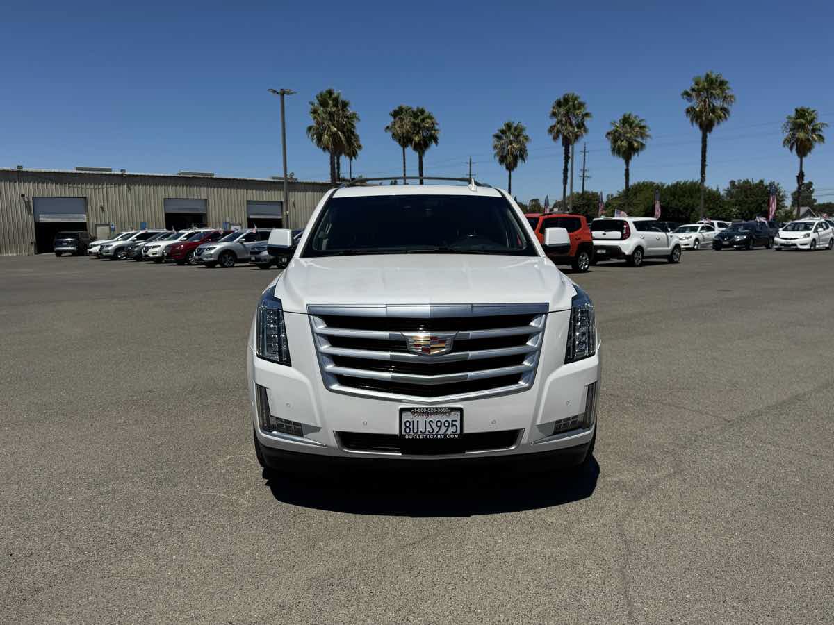 Used 2018 Cadillac Escalade ESV Premium Luxury AWD/4WD image 4