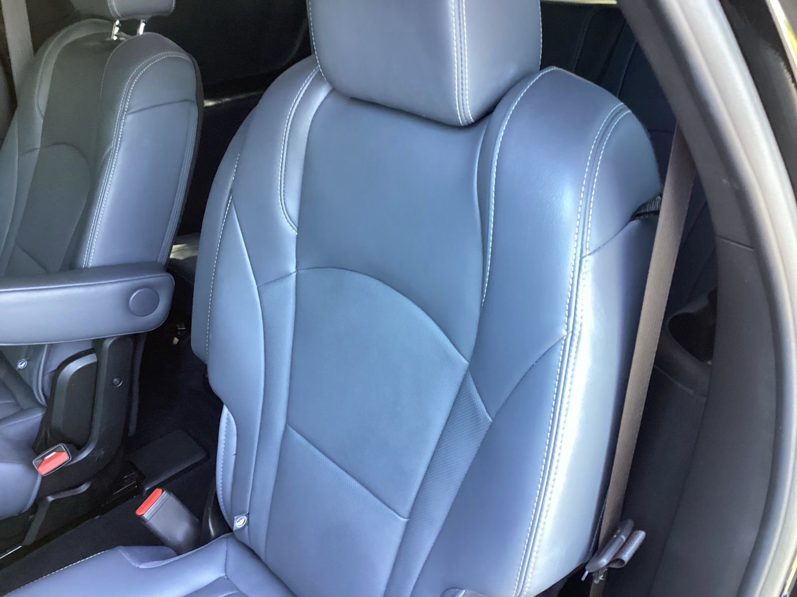 Used 2024 Buick Enclave Premium image 13